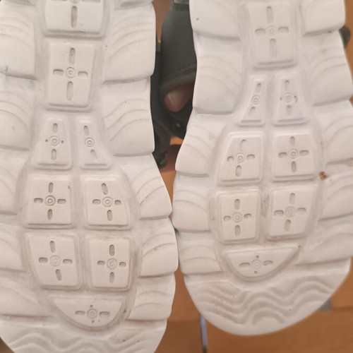 Conguitos sandals size 29 like new