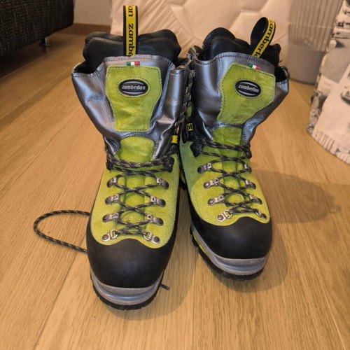 Zamberlan Hiking Boots Size 43 Like New