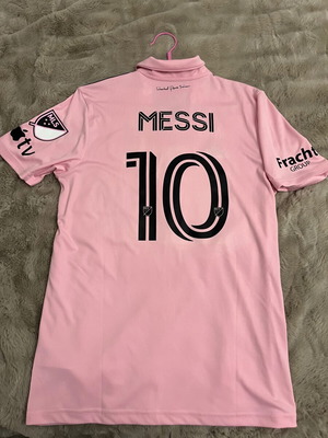 Inter Miami jersey like new, size Medium, authentic