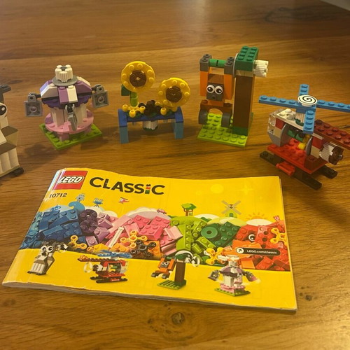 Lego Classic 10712 like new, bricks with booklet without box