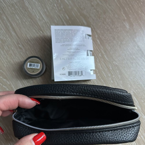 Laura Mercier beauty pouch with translucent powder and hydrating primer new