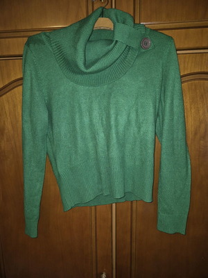 OPM Edition knitted turtleneck size S like new, green