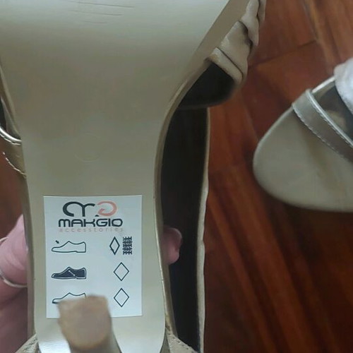 Makgio champagne sandals like new, size 40