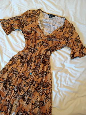 Summer dress size XS with zebra print like new