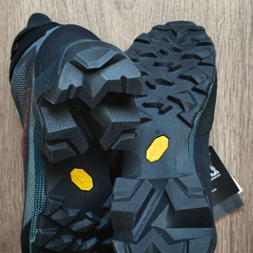 La Sportiva Aequilibrium Hike GTX women's hiking shoes size 40