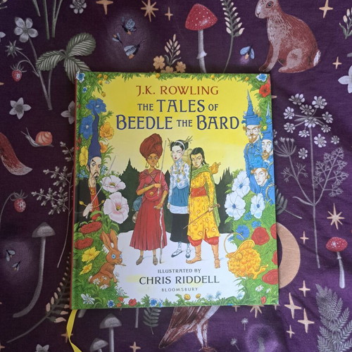 The Tales of Beedle the Bard illustrated hardcover like new, English