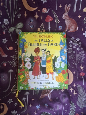 The Tales of Beedle the Bard illustrated hardcover like new, English