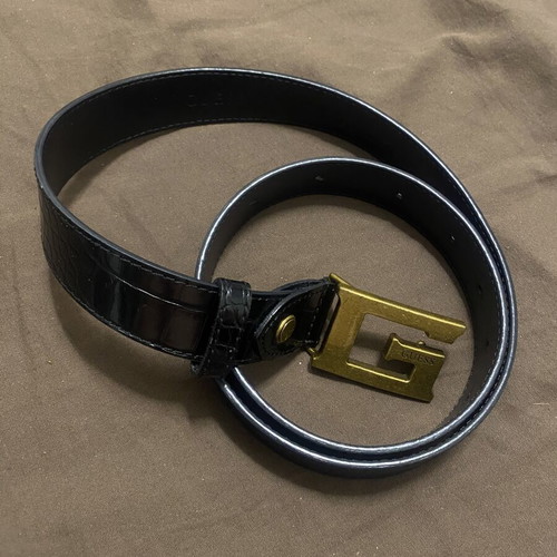 Guess women's belt like new, black with gold buckle, 102cm