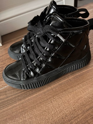 Geox παιδικά λουστρίνι μποτάκια μεταχειρισμένα, μέγεθος 31, μαύρα