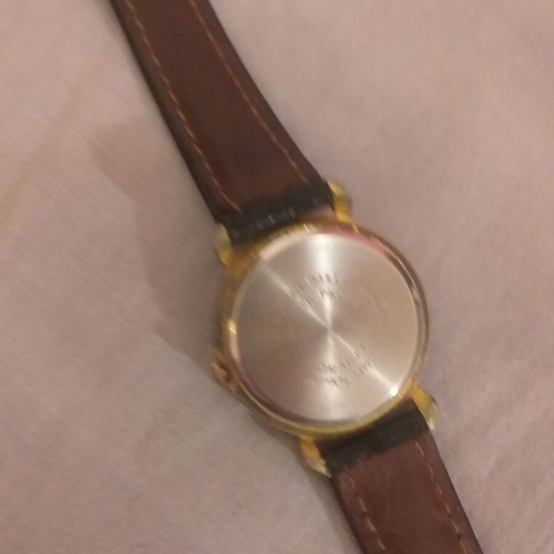 Zandt Quartz watch used with Gucci leather strap