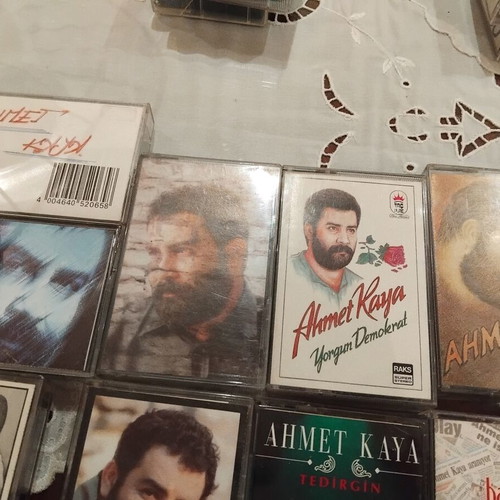 Оригинални касети на Ahmet Kaya употребявани, комплект от 9