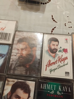 Оригинални касети на Ahmet Kaya употребявани, комплект от 9