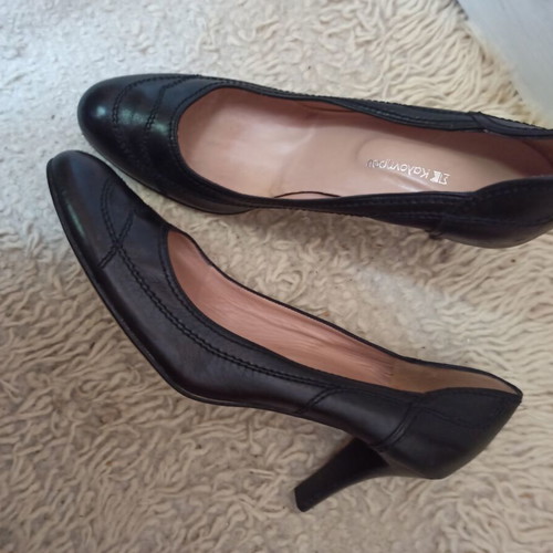 Kalogirou leather pumps size 41.5-42 like new, black