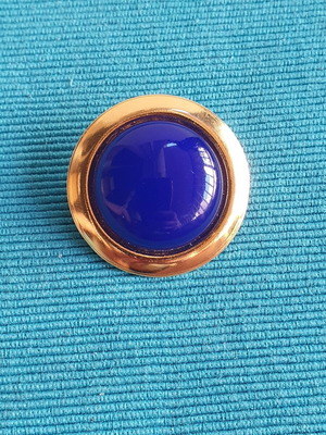 Vintage 90s brooch used, gold tone with blue plastic cabochon