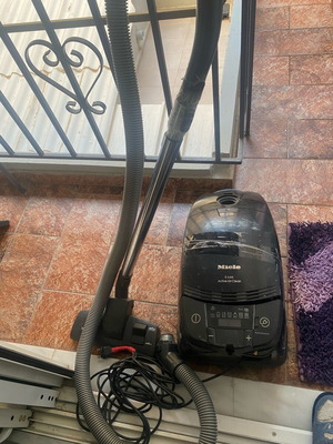 Miele S 646 Active Air Clean vacuum cleaner used for spare parts