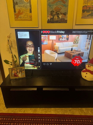 Samsung Smart TV 55' 4K Ultra Led HD model UE55DU7172U like new