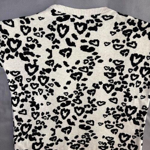 Bershka knitted sweater with embossed leopard pattern like new