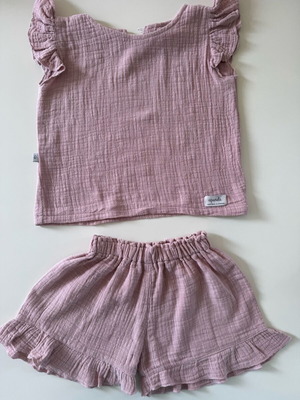 Apanele girls' set size 5 like new, soft material