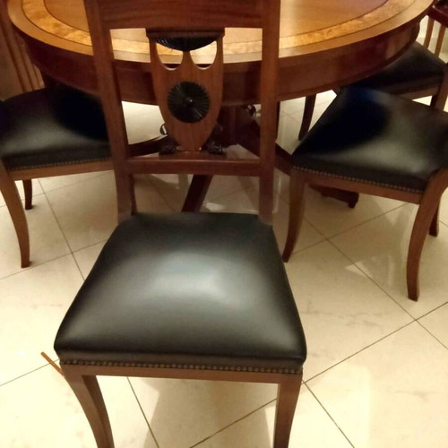 Classic dining set with 6 chairs, like new, olive wood