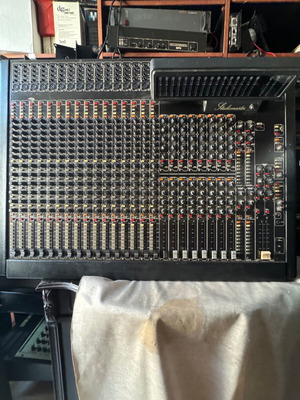 Studiomaster 16-Channel Analog Mixer Gold Series like new with Meter Bridge