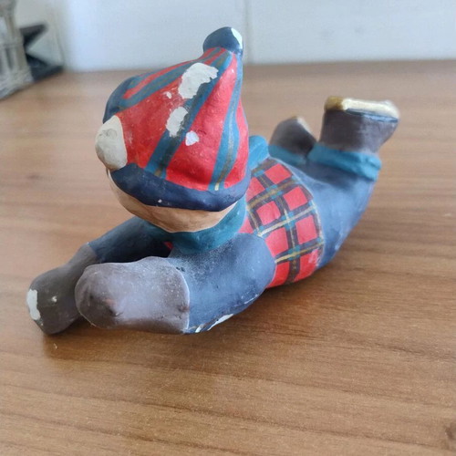 Ceramic skier teddy bear used with breaks, 18 cm