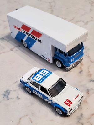 Hot Wheels Team Transport Datsun 510 premium, като нов