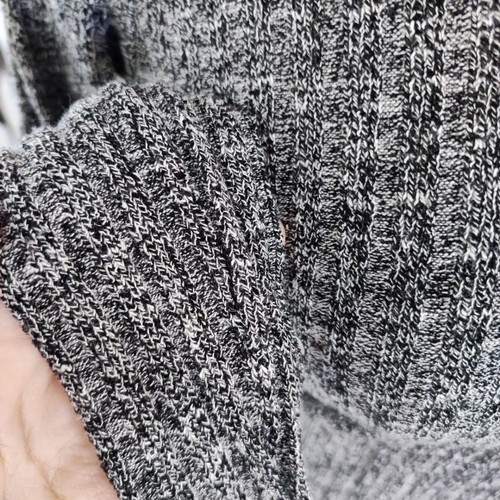 Rib Pullover new with opening size M
