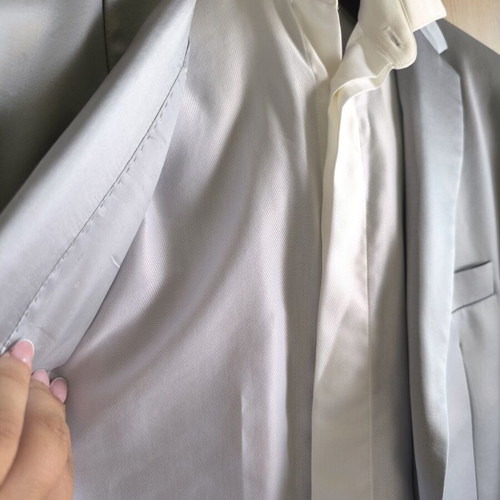 Groomsuit silver like new, includes accessories, size L