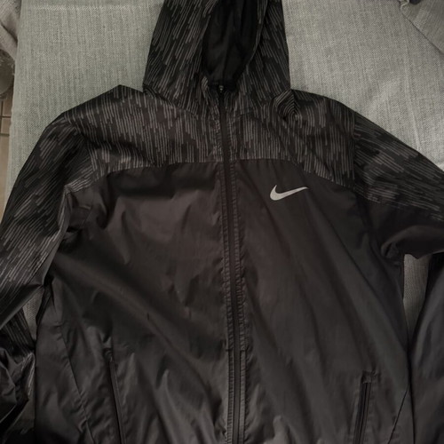 Nike windbreaker like new, black and grey, size M