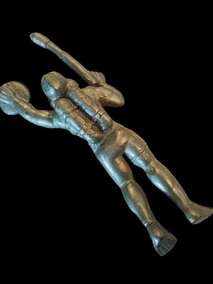 Mikrodynami Figure O Narkothetis Bingo like new, olive color