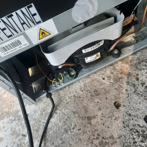 Eskimo refrigerator used, likely needs motor