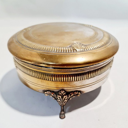 Jewelry box used with Art Deco design and three legs