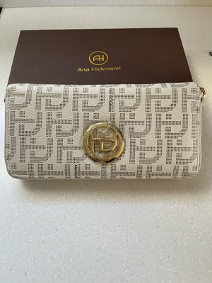 Ana Hickmann women's wallet new, white with gold details