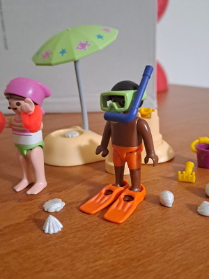 Playmobil beach playset like new with all pieces