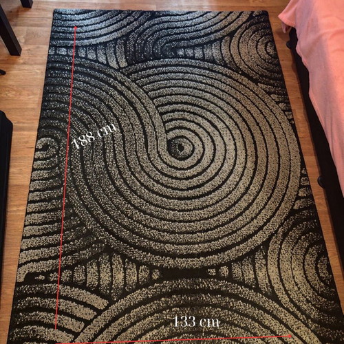 Gray/Black Rug 188 x 133 cm like new