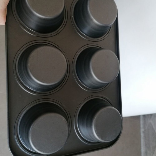 Muffin tray for 6 muffins like new