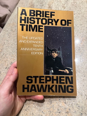 A Brief History of Time by Stephen Hawking like new, English edition