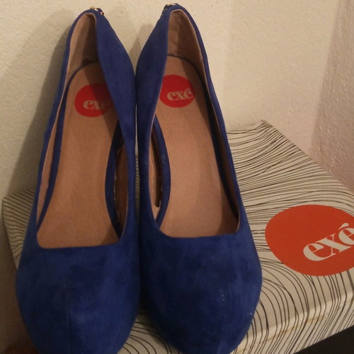 Exe platform shoes new, electric blue suede, size 39