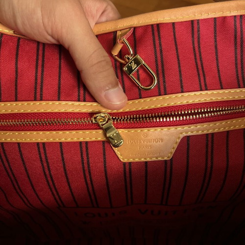 Louis Vuitton shoulder bag like new, brown