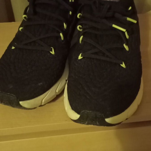 Under Armour men's athletic shoes like new, size 44