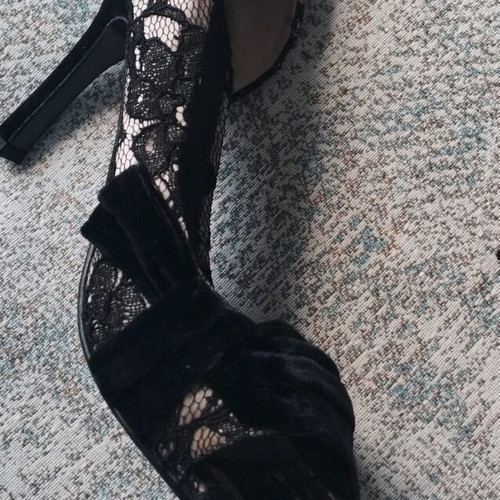 Nine West sandals like new, lace and velvet, heel 9cm, size 38.5