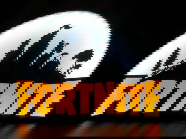 Осветен 3D Lightbox Fortnite – Фен Арт за Истински Геймъри
