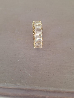 Gold-plated adjustable steel ring with crystals