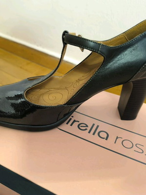 Mirella Rossi Mary Jane style brown pumps size 39 new