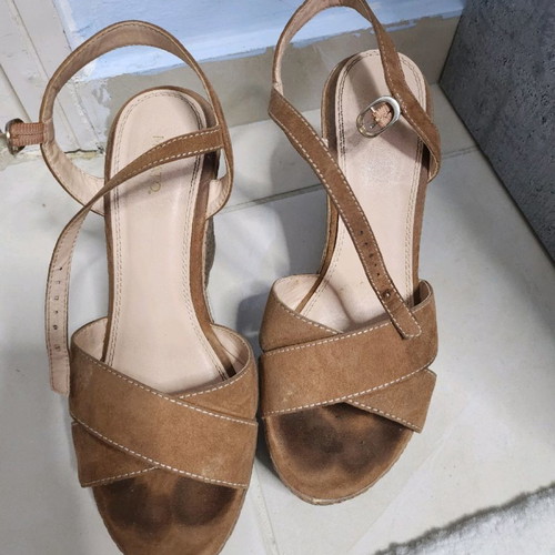 Migato sandals used, size 38