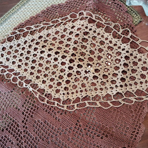 Handmade doilies like new, pack of 25 pieces