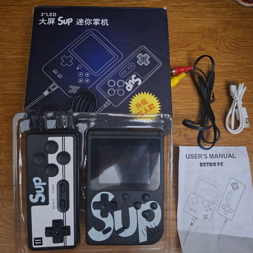 Sup Game Box 1 Plus Retro FC console like new, black