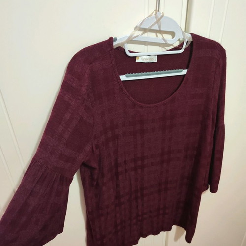 Blouse with bell sleeve used, red, Derpouli, size L