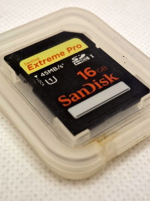 SanDisk Extreme Pro 16GB SDHC UHS-I memory card like new
