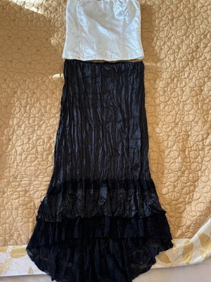 Σετ γυναικεία φούστα και τοπ σαν καινούργιο, μαύρο και άσπρο